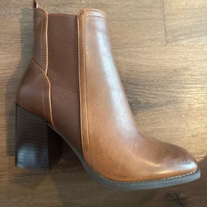 Brown boot
